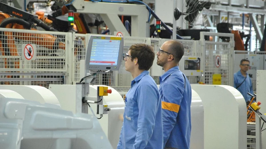 Funcionários retornam após fim de férias coletivas na Volks