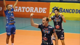 Taubaté vira sobre Bento Vôlei-RS e vence no tie-break 