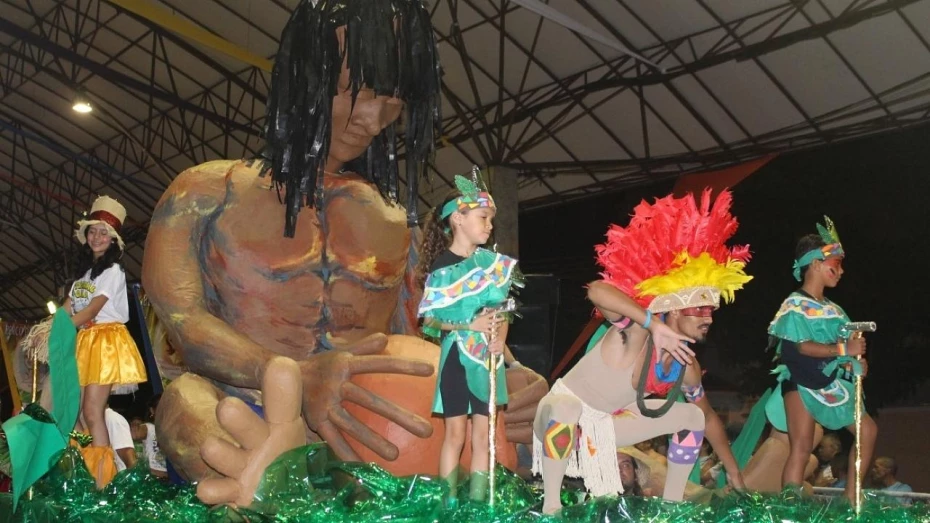 Integral Folia abre oficialmente Carnaval 2016 de Taubaté