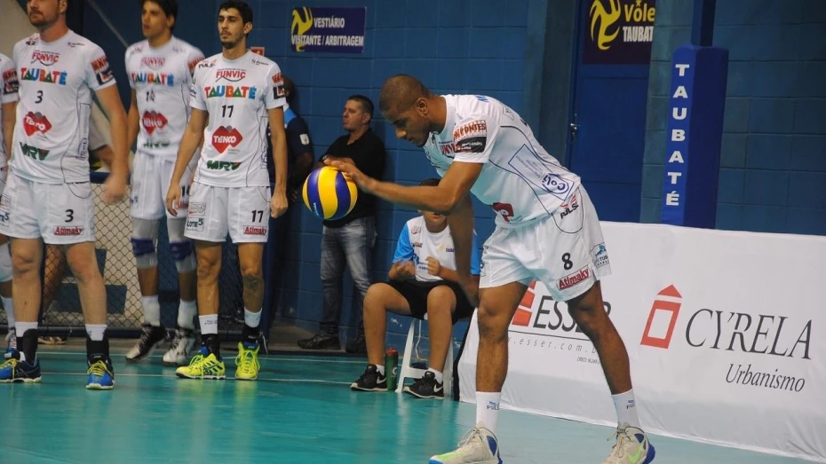 Vice no Sul-Americano, Taubaté foca na liderança da Superliga 