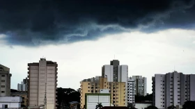 Defesa Civil alerta para chuva forte na região  