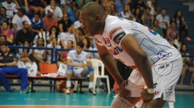 Vôlei Taubaté vence e assegura vice-liderança da Superliga