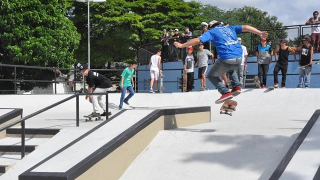 Programa municipal inicia aulas de skate e taekwondo