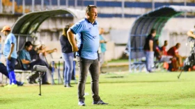 Empate em casa derruba técnico do Burro da Central 