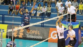 Vôlei Taubaté vence e tira chances do Maringá-PR de seguir na Superliga