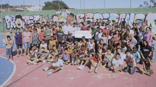 Projeto Esperança recebe doação de funcionários da Volkswagen