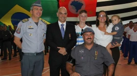 André Rocha recebe homenagem da PM