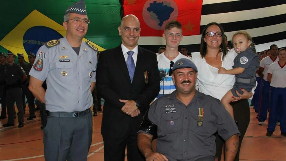 André Rocha recebe homenagem da PM
