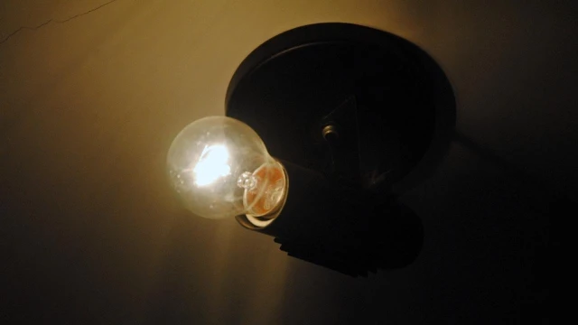 Taxa extra na conta de luz é suspensa