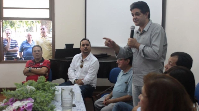 Prefeito sanciona reajuste de 7% para vereadores
