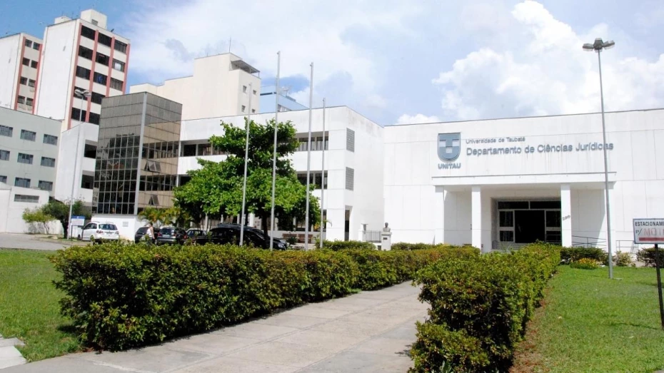 Situação política é tema de debate em departamento da Unitau Situação política é tema de debate em departamento da Unitau