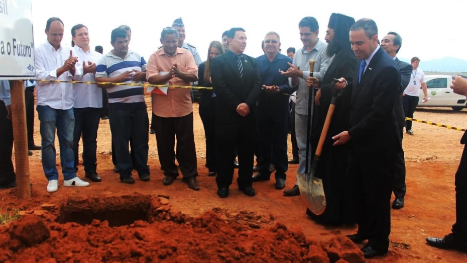 Empresas lançam pedras fundamentais na próxima semana Empresas lançam pedras fundamentais na próxima semana