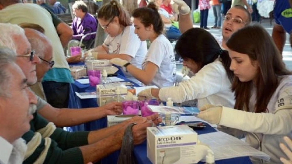 Praça Dom Epaminondas recebe ações dos alunos de Medicina Praça Dom Epaminondas recebe ações dos alunos de Medicina
