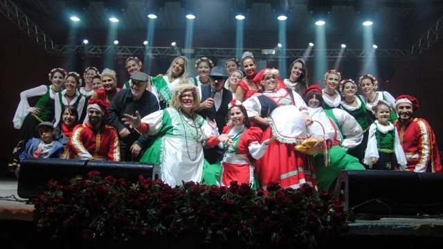 Fred Rovella “esquenta” noite fria da Festa Italiana de Quiririm