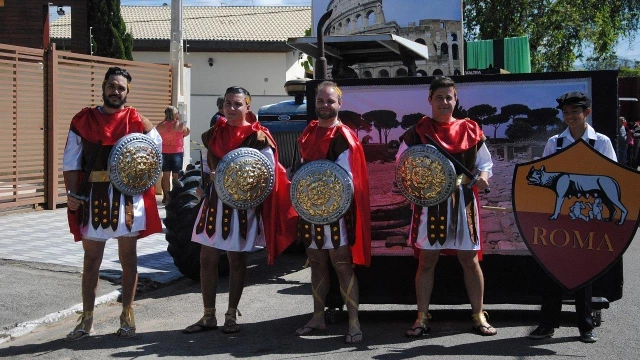 Desfile da imigração é destaque no último dia da Festa de Quiririm