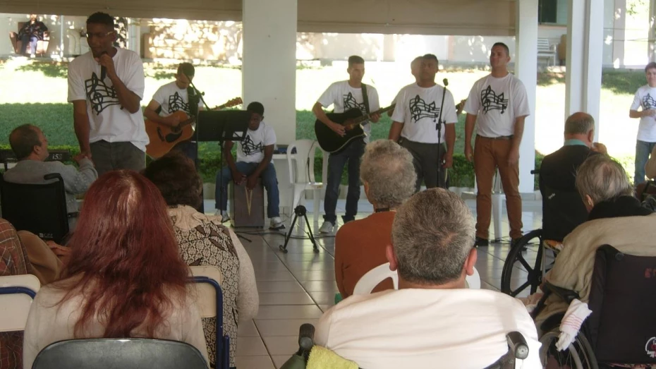 Asilo recebe apresentação de presos do CPP de Tremembé Asilo recebe apresentação de presos do CPP de Tremembé