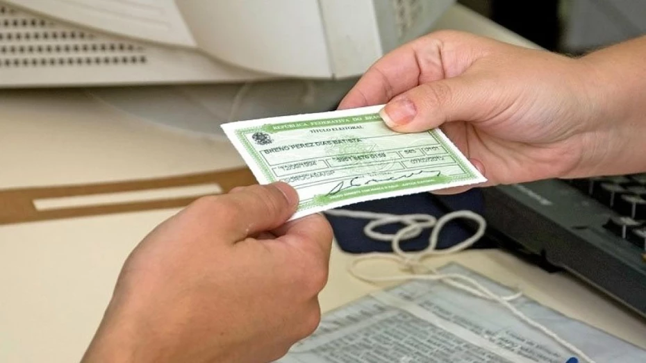 Prazo para tirar título de eleitor termina nesta quarta-feira Prazo para tirar título de eleitor termina nesta quarta-feira