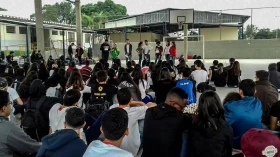 Estudantes ocupam prédio da Etec em Taubaté