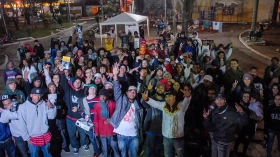 Após polêmica, Prefeitura reinstala tomadas na Praça Dr. Barbosa
