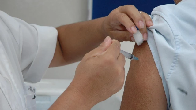 Cidade mantém aplicação de vacinas contra gripe