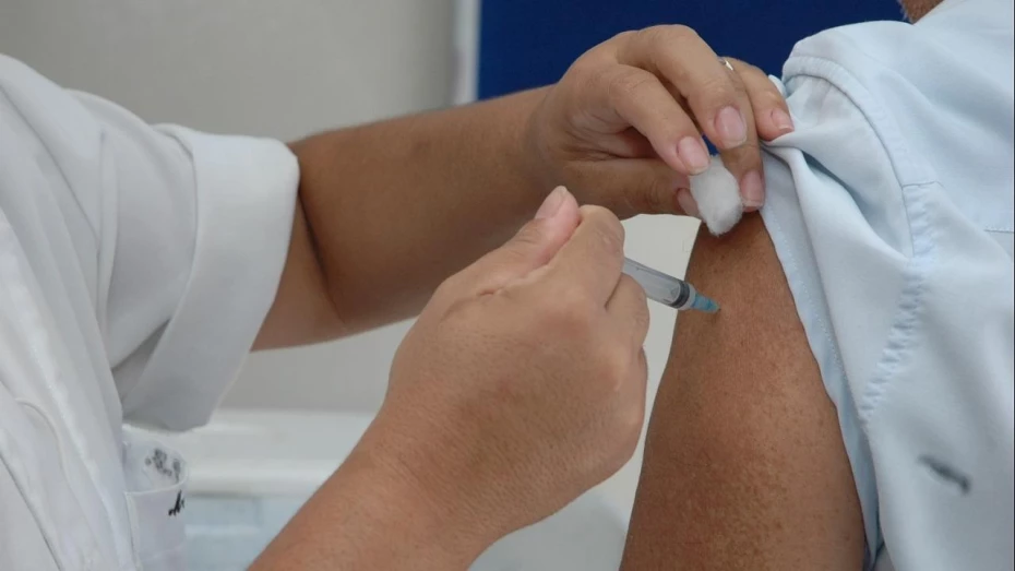 Cidade mantém aplicação de vacinas contra gripe Cidade mantém aplicação de vacinas contra gripe