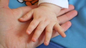 Vivência de Shantala para bebês é destaque no Sesc