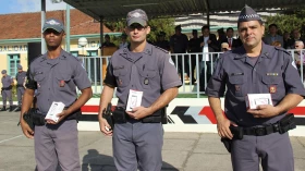 Policiais da Atividade Delegada recebem prêmio da Prefeitura