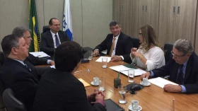 Padre Afonso se reúne com ministro para relatar situação da saúde 