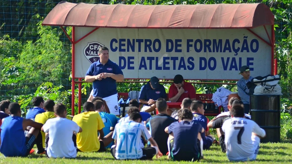 Promessas do futebol são avaliadas pela CFA Vale 