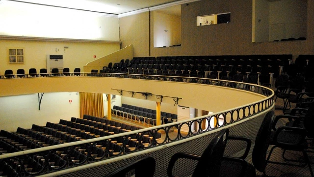 Espetáculo no Teatro Metrópole tem corrupção como tema central