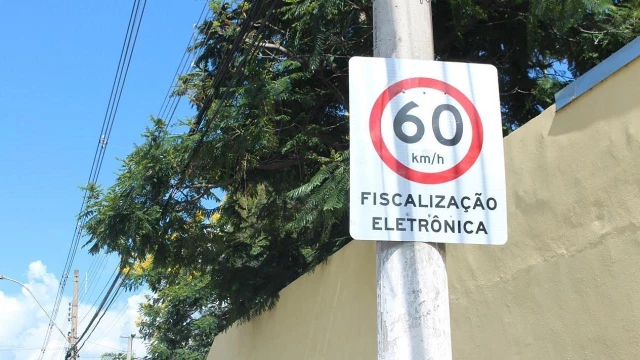 Radares Móveis atuam em diferentes pontos da cidade