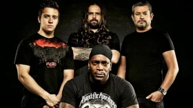 Sesc recebe show do Sepultura