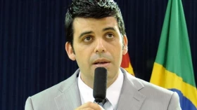 Escolha de novo presidente da Câmara é adiada Escolha de novo presidente da Câmara é adiada