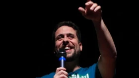 Maurício Meirelles faz apresentações no Teatro Metrópole