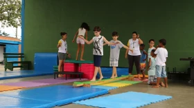 Peça ‘Águas de Lavar’ é destaque deste domingo