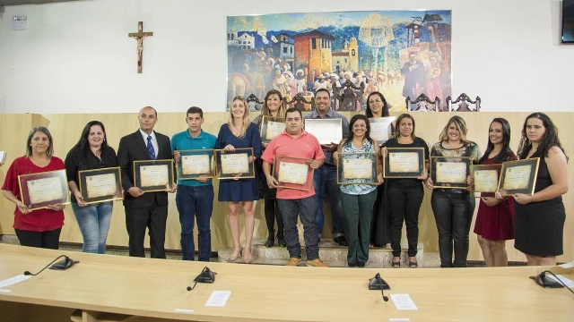 Profissionais do “bom servir” são homenageados na Câmara