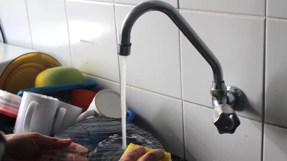 Manutenção compromete abastecimento de água em Taubaté Manutenção compromete abastecimento de água em Taubaté