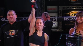 Antes de Luta nos EUA, Kalindra realiza treino aberto ao público