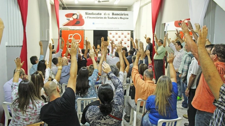 Bancários rejeitam proposta e iniciam greve nesta terça-feira Bancários rejeitam proposta e iniciam greve nesta terça-feira