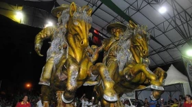 Escolas de samba e blocos podem solicitar verba até sexta-feira