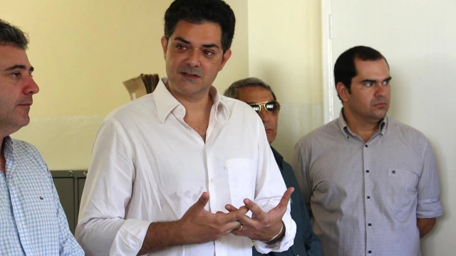 Recurso de Ortiz Junior é adiado com placar desfavorável ao tucano