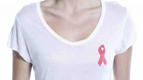 Shopping e GAPC realizam desfile em conscientização ao Outubro Rosa