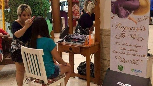Evento arrecada mechas de cabelo para doação 