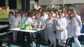 Colégio Tableau realiza ação preventiva ao câncer de mama