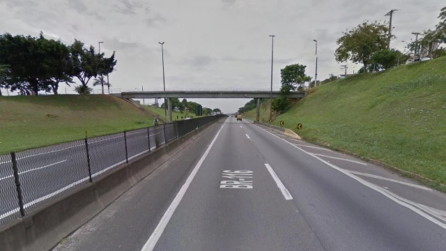 Ciclista morre após ser atropelado na Via Dutra em Taubaté