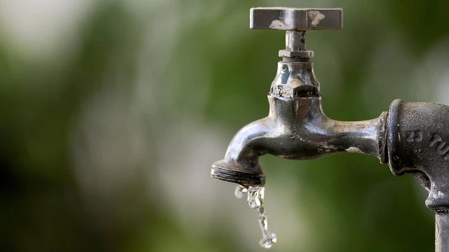 Manutenção da Sabesp deixa abastecimento de água comprometido