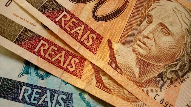 Dobra número de brasileiros que não tem planos para 1ª parcela do 13º salário
