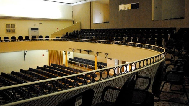 Dança e música são destaques no Teatro Metrópole