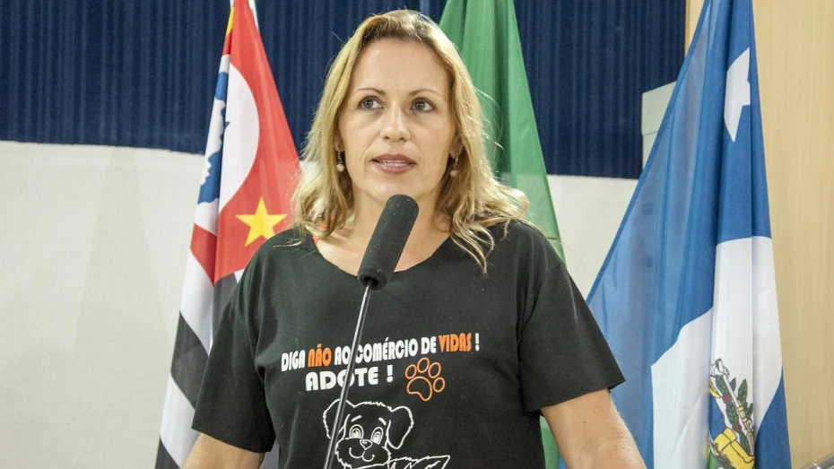 Protetora de animais é homenageada na Câmara Municipal