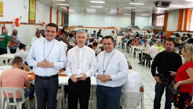 Bom Prato celebra aniversário de 10 anos em Taubaté